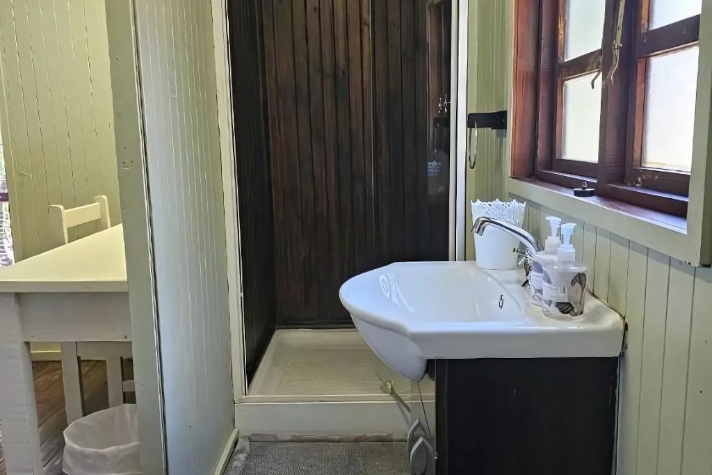 Whispering Creek lodge Drakensberg self-catering unit